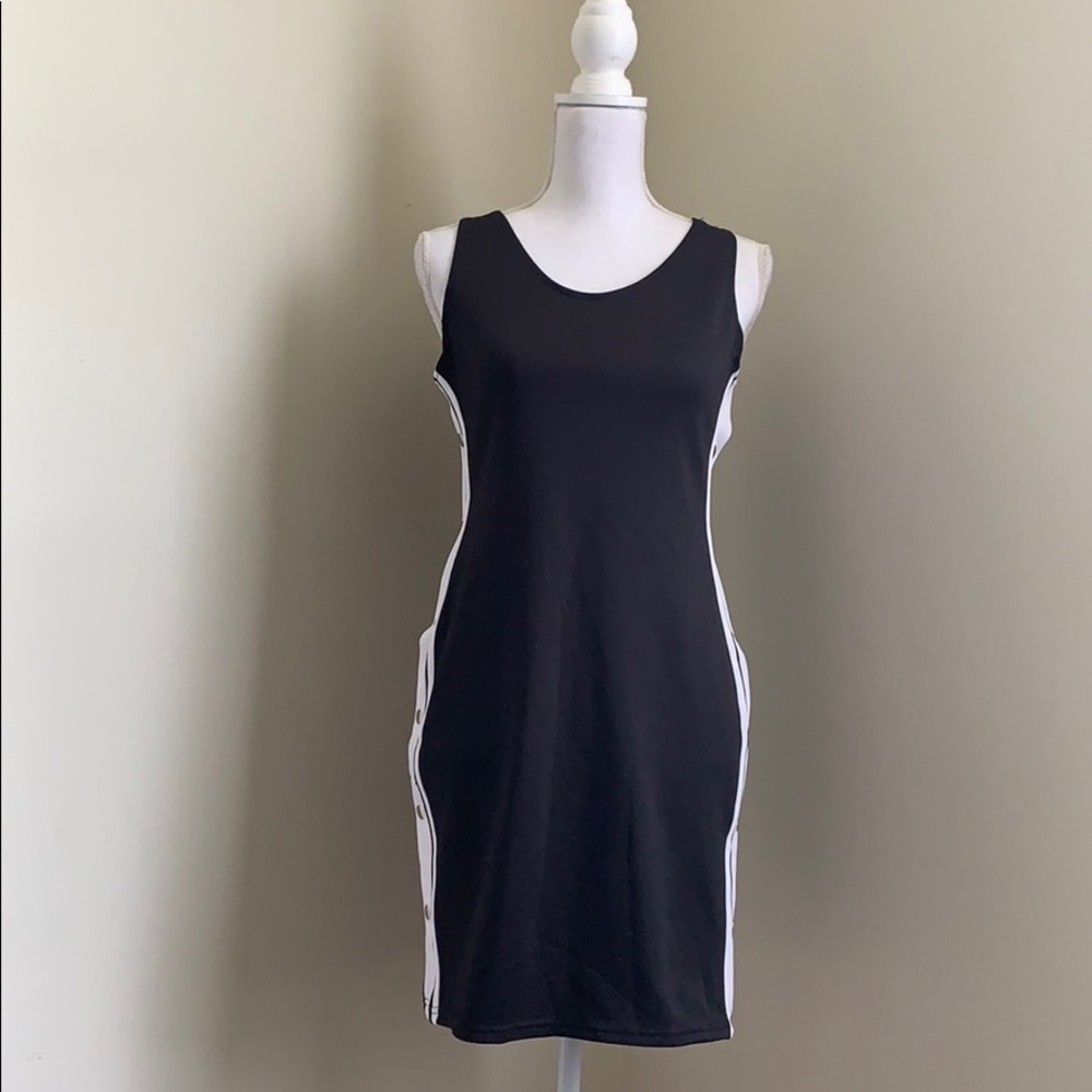 Red Fox jersey style dress with side snaps NWT